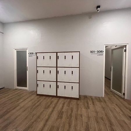 Sleep Studio Hotel City Center スラバヤ エクステリア 写真