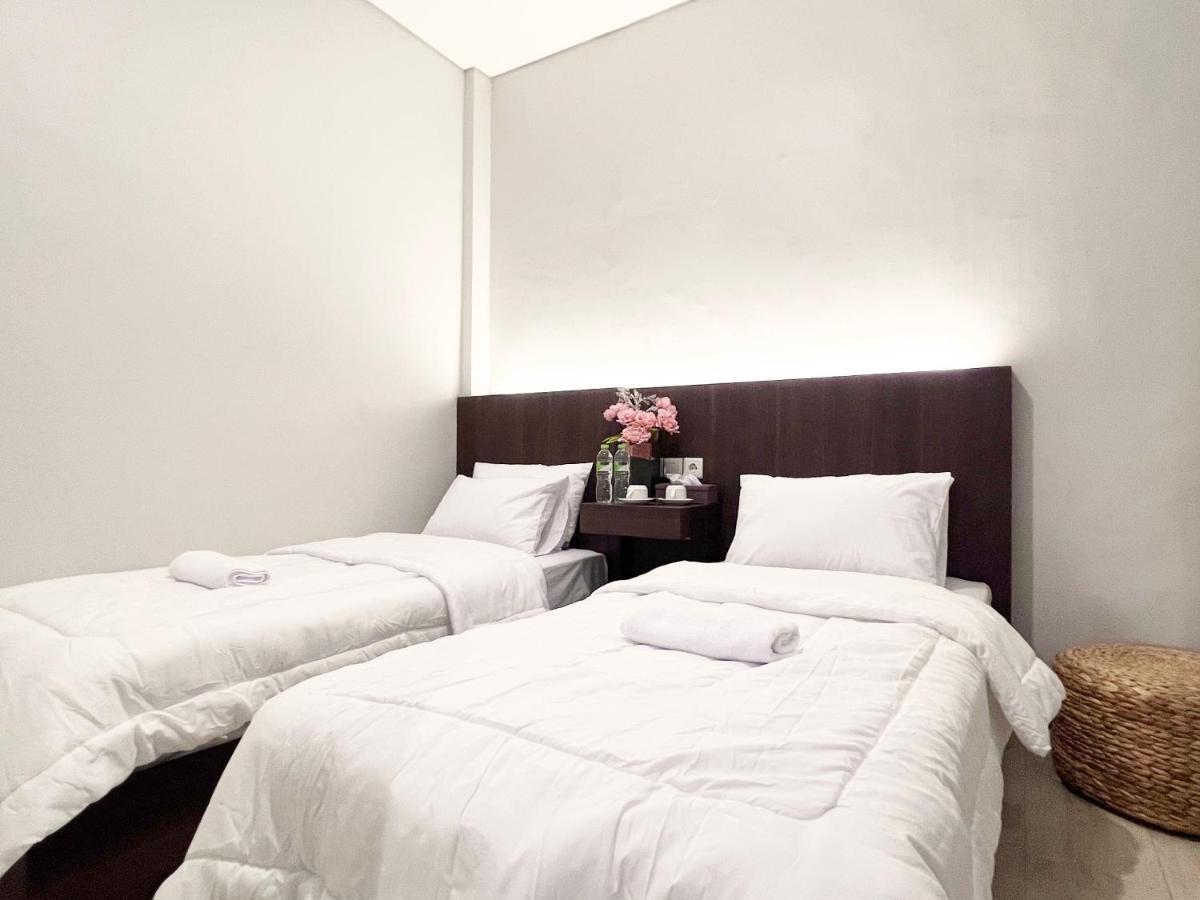 Sleep Studio Hotel City Center スラバヤ エクステリア 写真