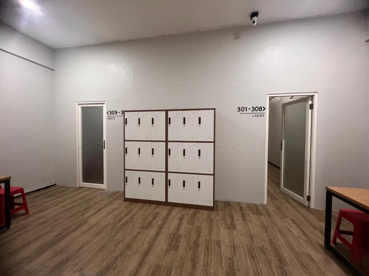 Sleep Studio Hotel City Center スラバヤ エクステリア 写真