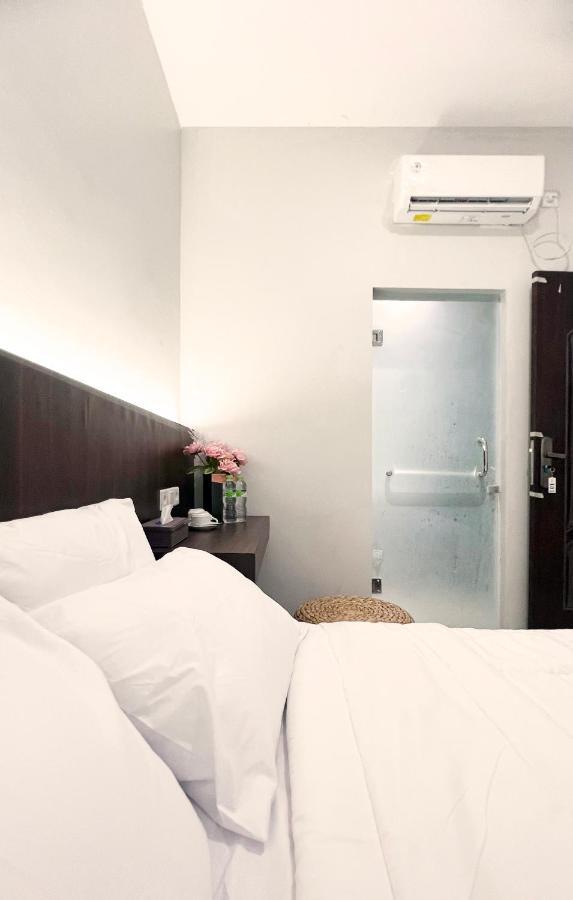 Sleep Studio Hotel City Center スラバヤ エクステリア 写真