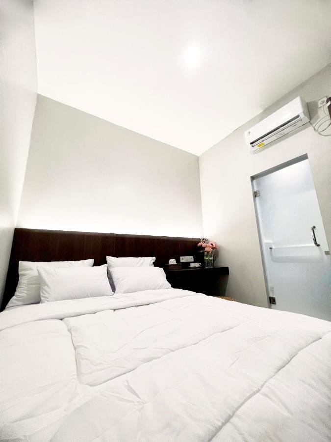 Sleep Studio Hotel City Center スラバヤ エクステリア 写真