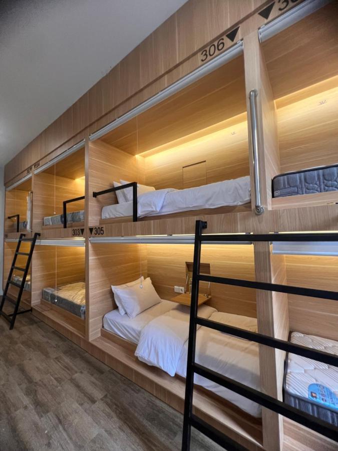Sleep Studio Hotel City Center スラバヤ エクステリア 写真