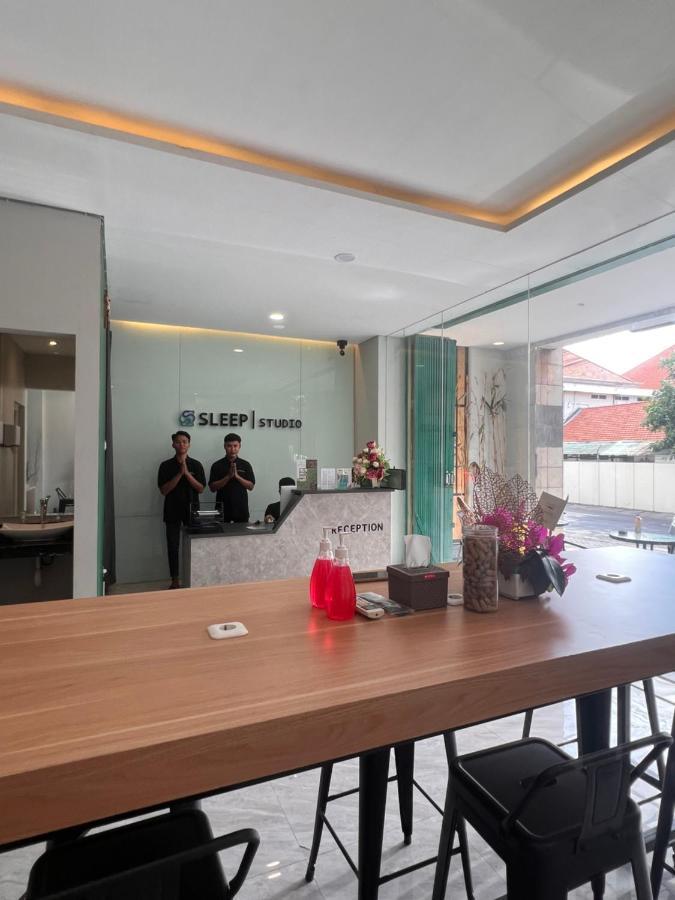 Sleep Studio Hotel City Center スラバヤ エクステリア 写真
