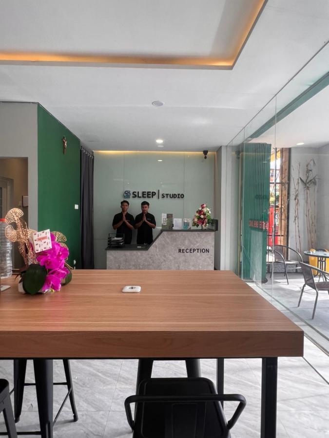 Sleep Studio Hotel City Center スラバヤ エクステリア 写真