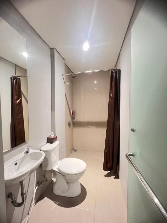 Sleep Studio Hotel City Center スラバヤ エクステリア 写真